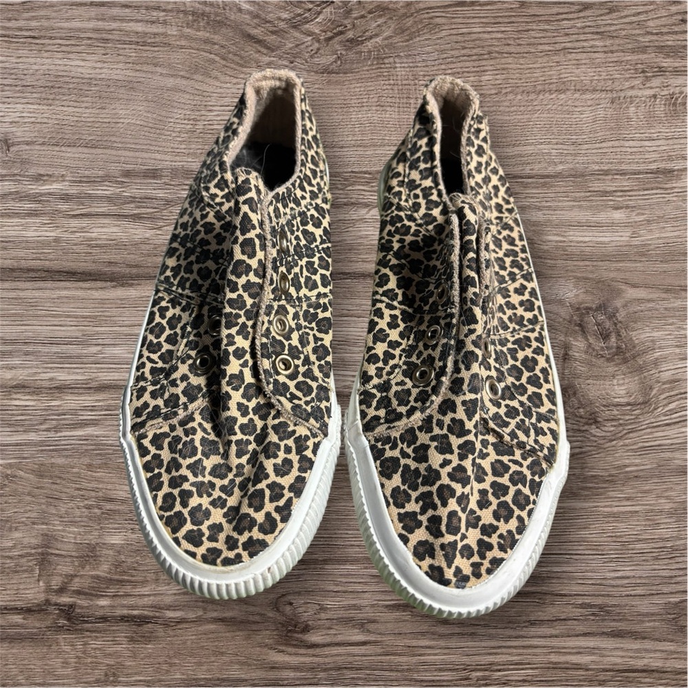 🌀Tommy Bahama Leopard Print Athletic Shoes